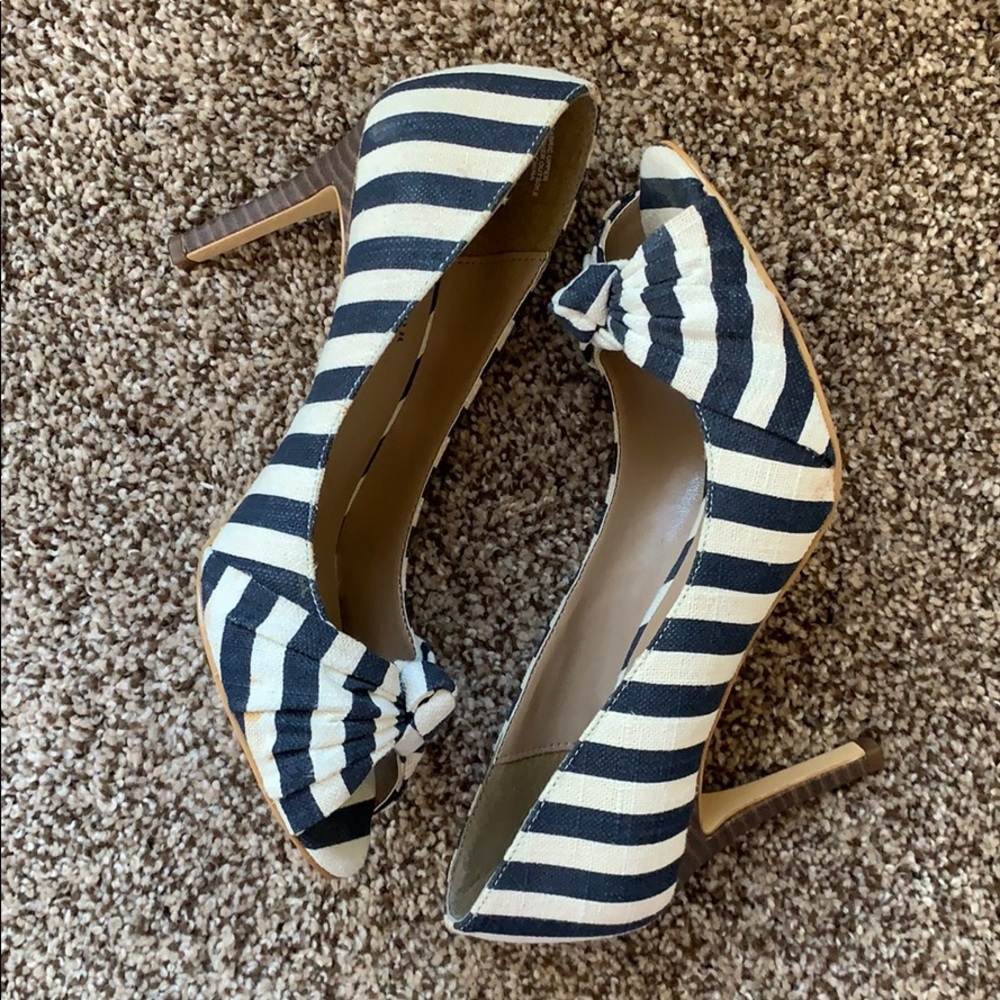 Ann Taylor Striped Heels Size 8